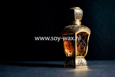 Oudh-geurolie-voor-Melts-Kaarsen